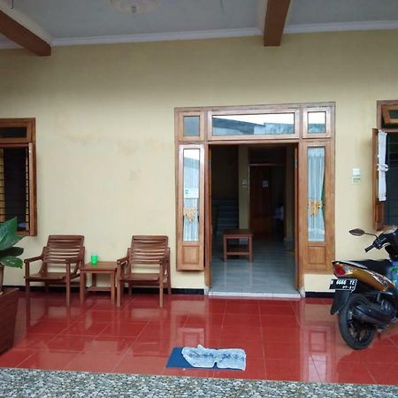 Homestay Walet Lumajang Exterior foto