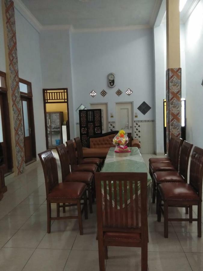 Homestay Walet Lumajang Exterior foto